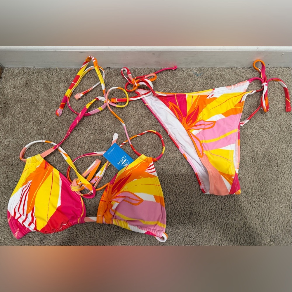 “New” Cupshe Vibrant Floral String Bikini sizeM